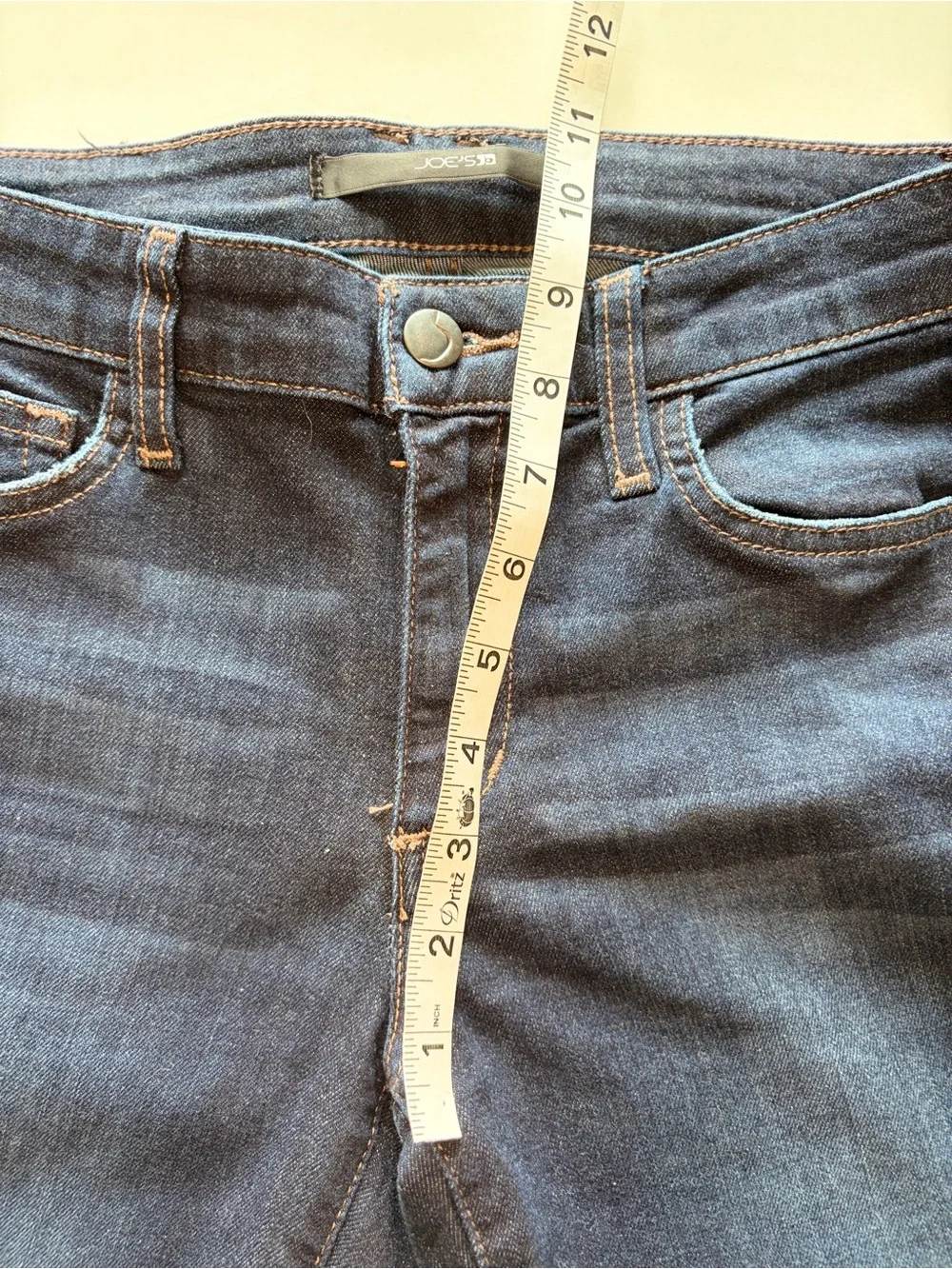 Joe’s jeans dark wash denim mid rise women’s 26 flare leg 33” inseam raw hem - Picture 4 of 7